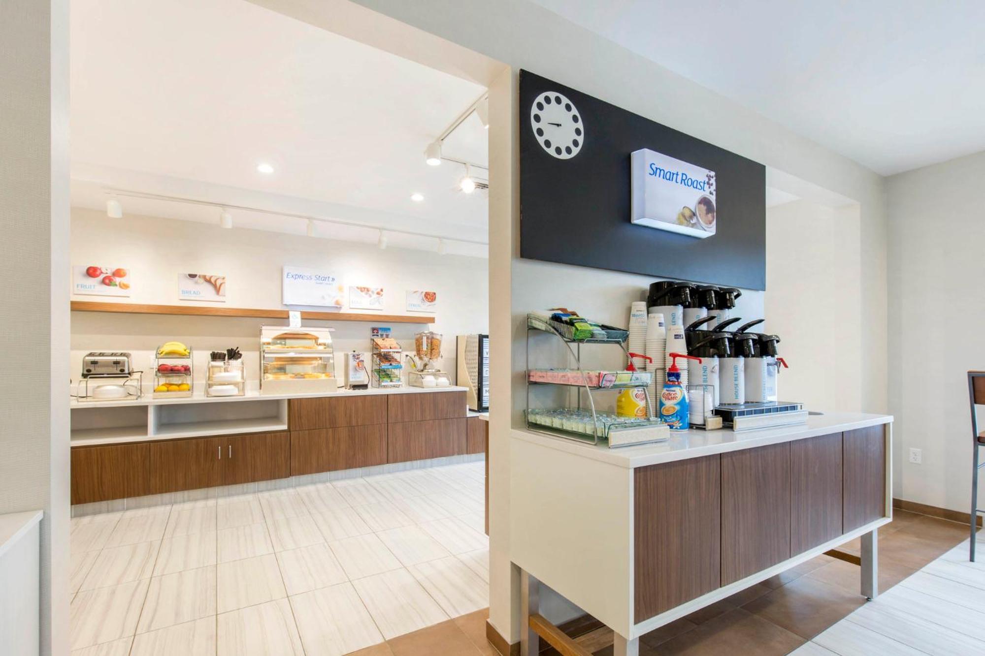 Holiday Inn Express And Suites Chicago West - St Charles By Ihg Saint Charles Exterior foto