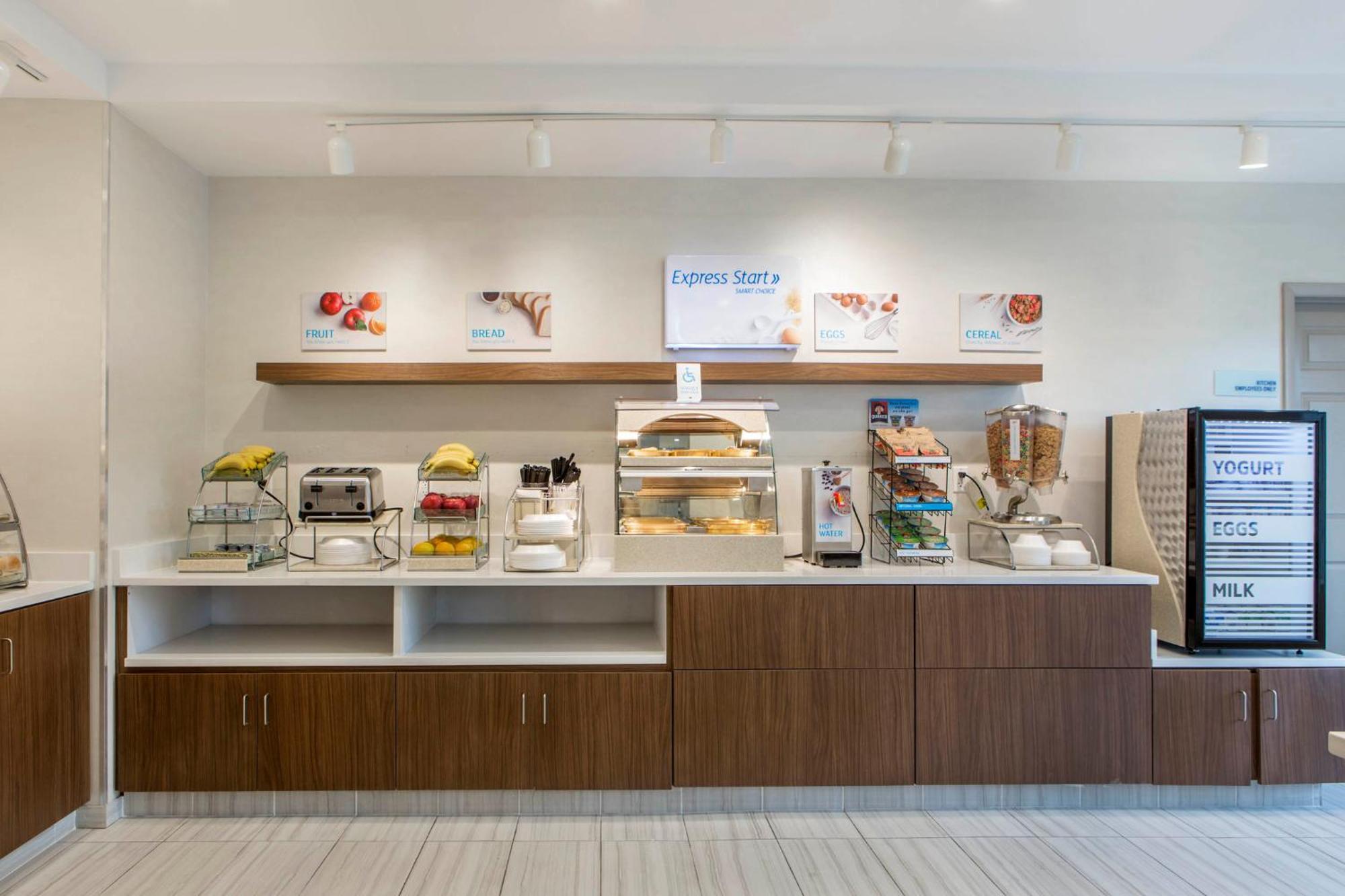Holiday Inn Express And Suites Chicago West - St Charles By Ihg Saint Charles Exterior foto